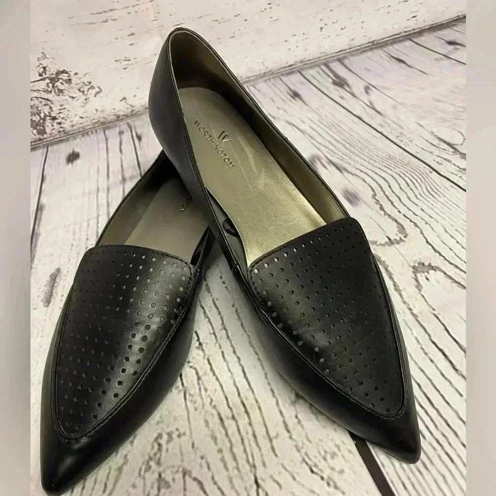 Worthington pointed toe flat shoe women’s size 8.5